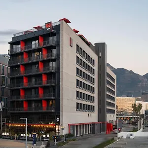 Hotel Radisson Red V&a Waterfront ****